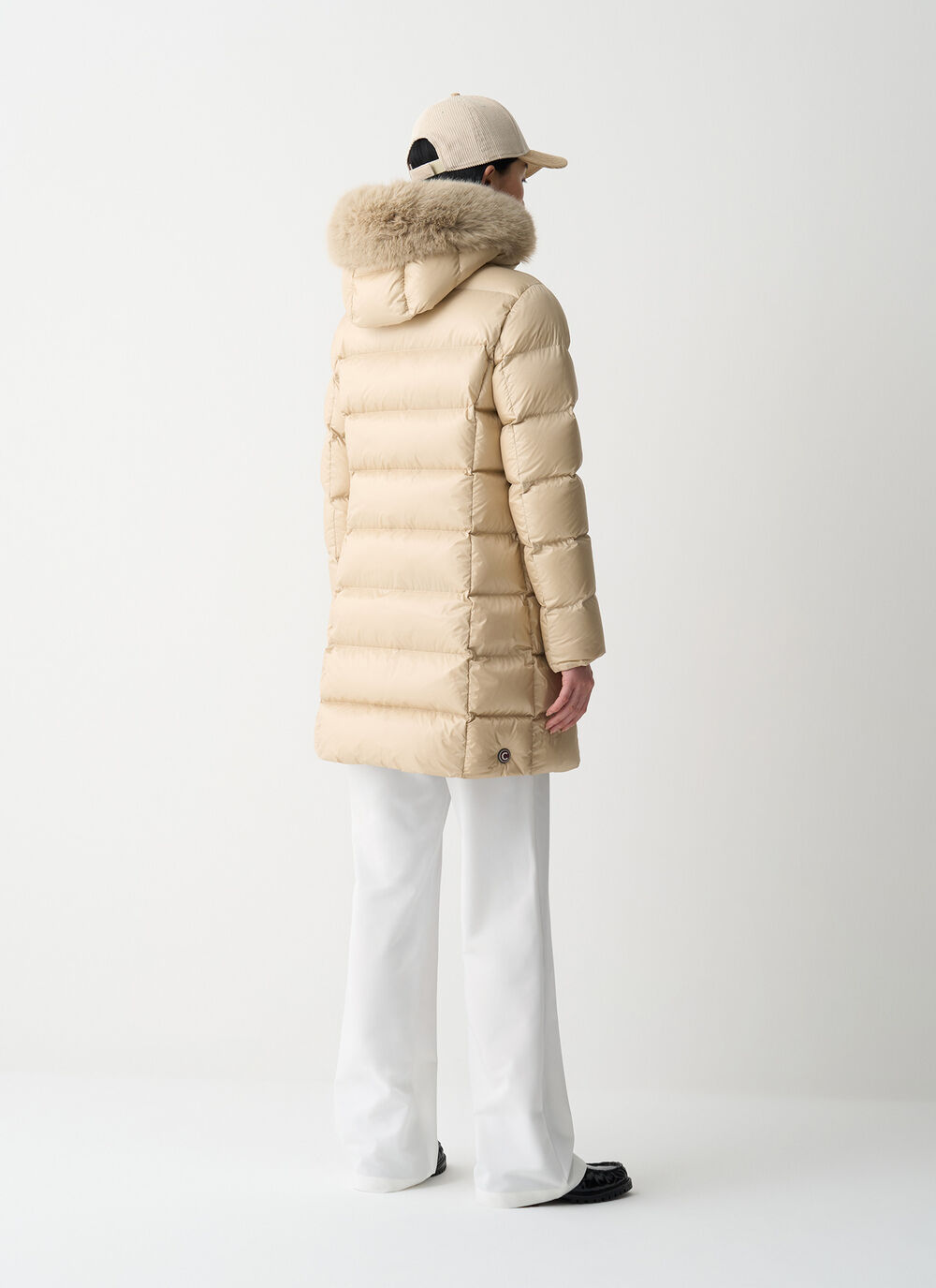 Long down jacket with faux fur image number 3