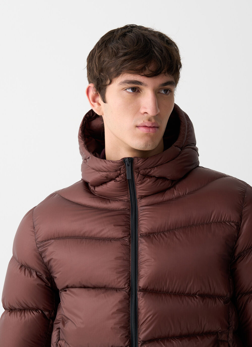 Hooded down jacket with wavy quilting image number 2