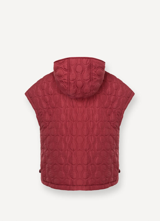 Lightweight teardrop-quilted cape