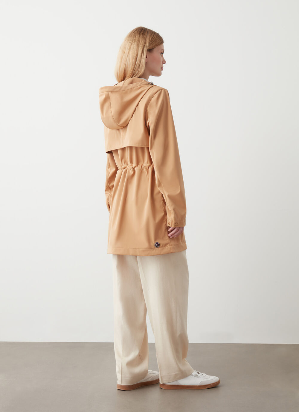 Long softshell jacket image number 1