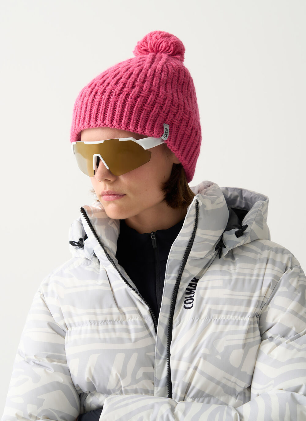 Cappello con pompon in maglia donna image number 0