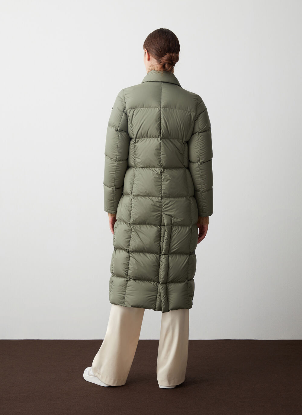Matte-fabric maxi-down jacket image number 3