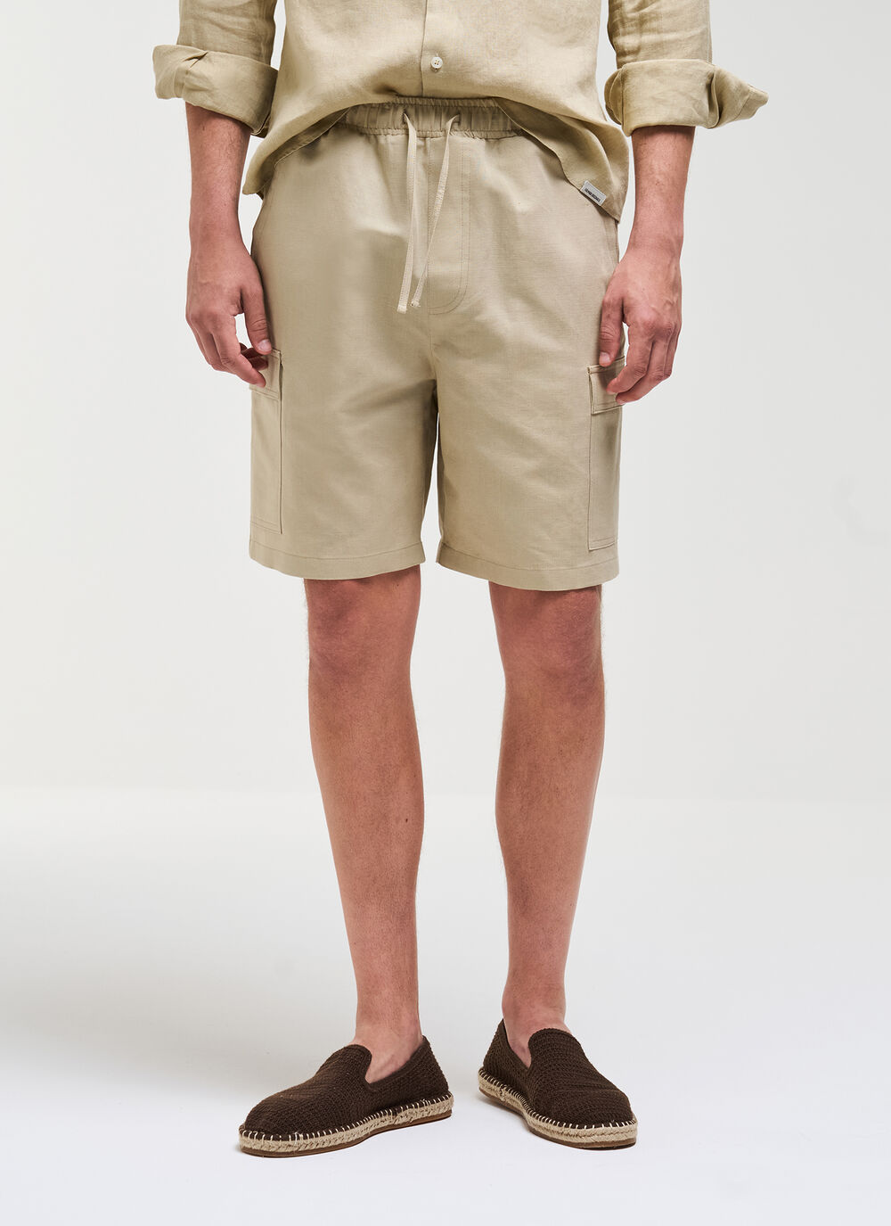 Linen cargo shorts image number 1