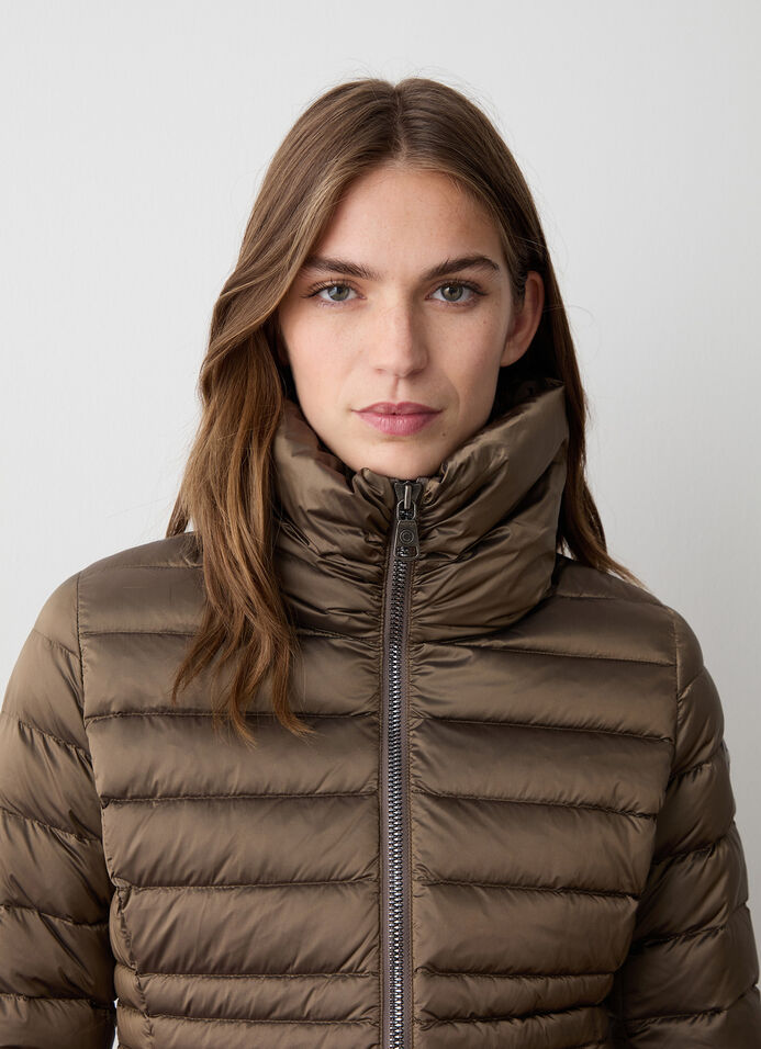 Fitted down jacket with knit cuffs image number 2