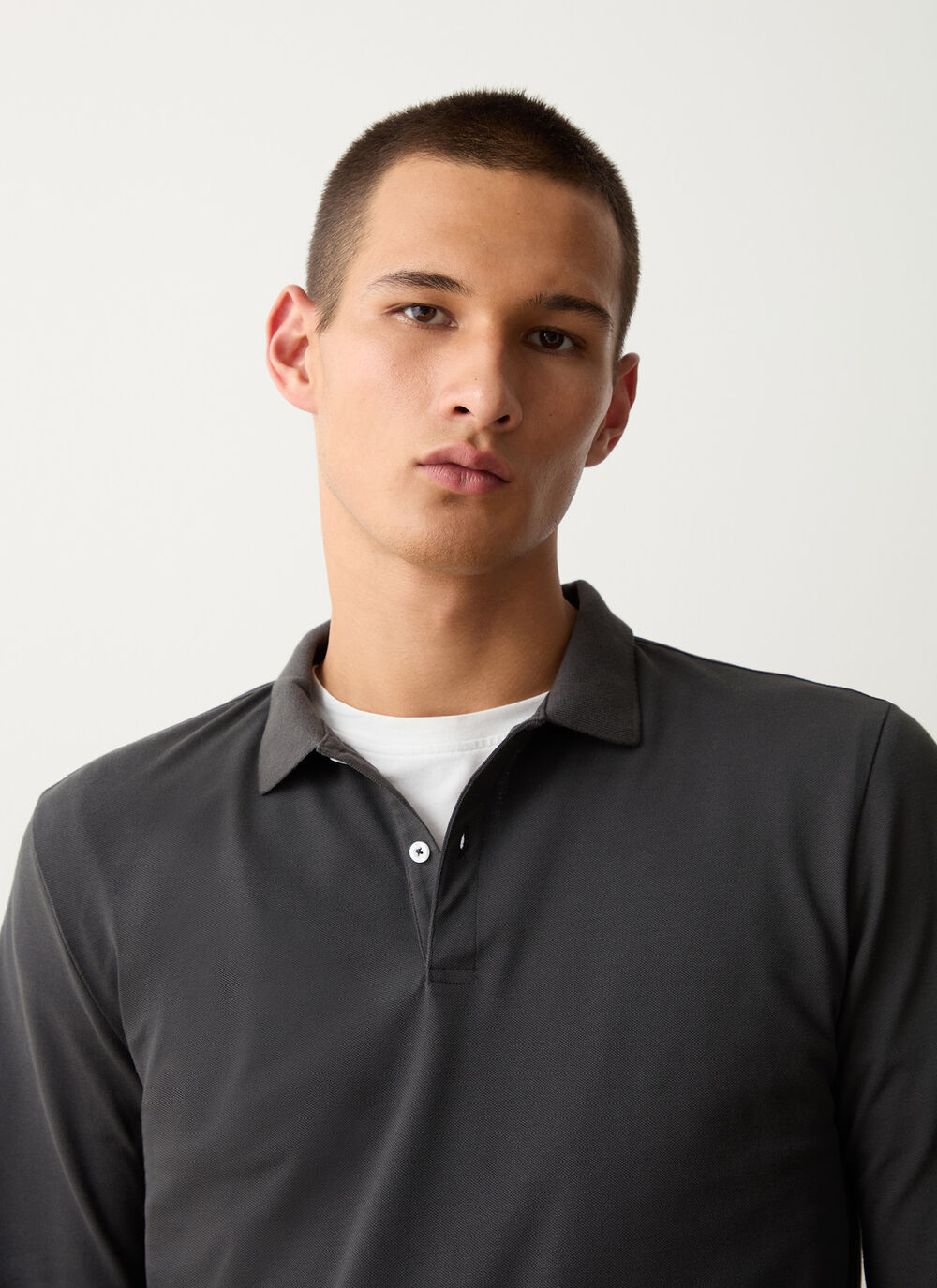 Long-sleeved polo shirt in stretch piqu&eacute; image number 2