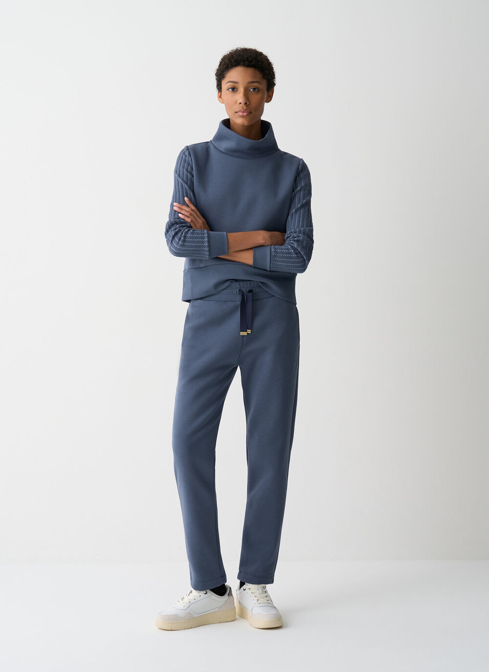 Sweatshirt with cable-knit sleeves image number 0