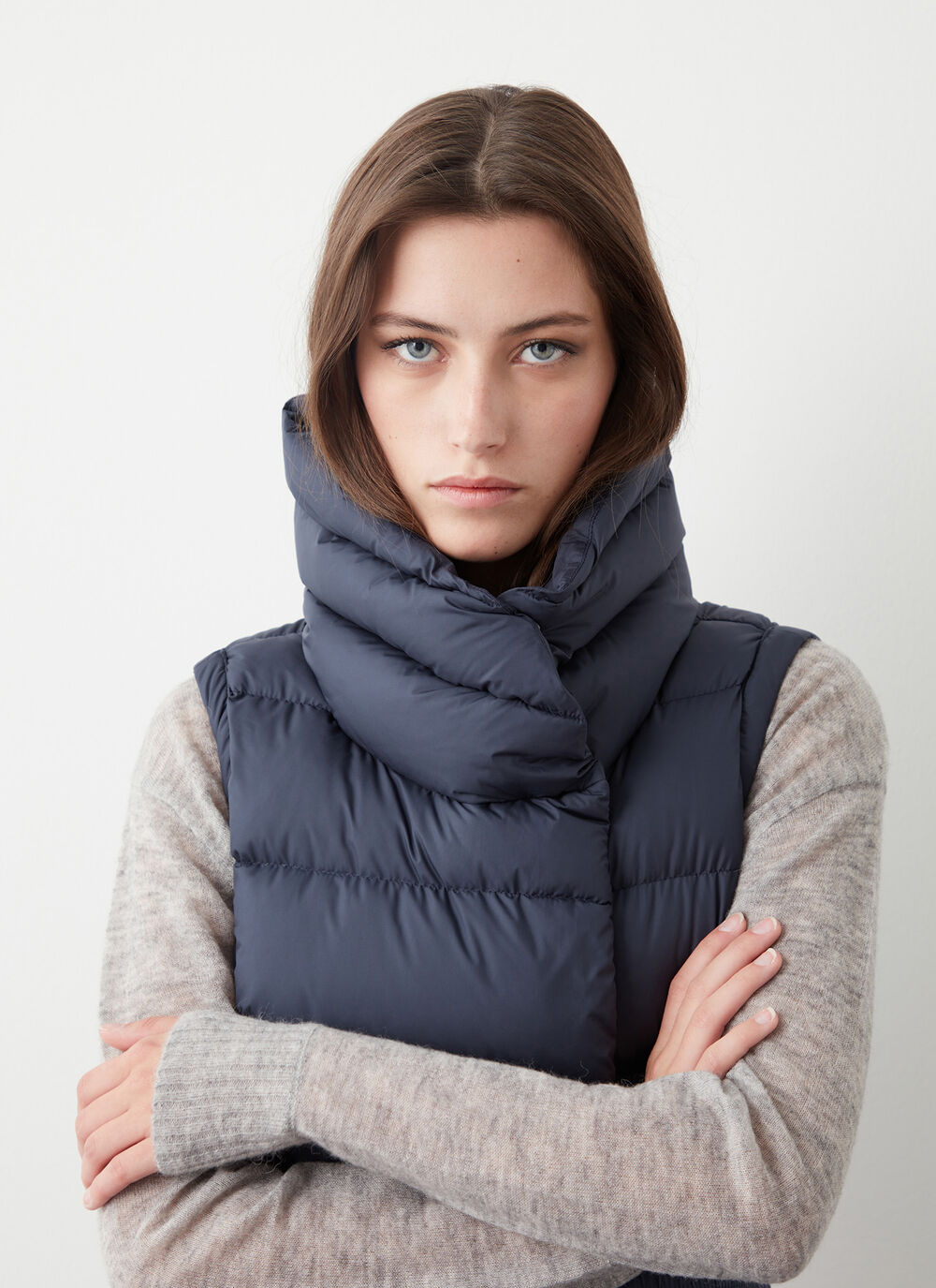 Matte down vest with belt image number 0