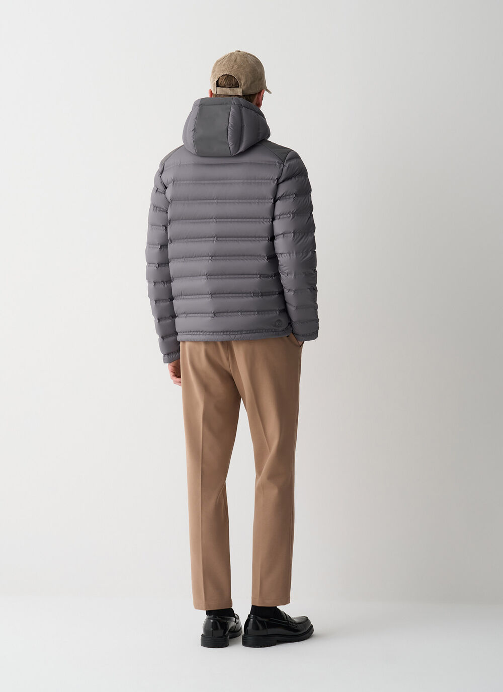 Seamless quilted down jacket with smooth inserts image number 3