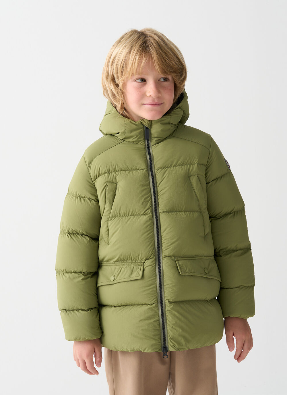 Piumino con cappuccio multi tasche  image number 1