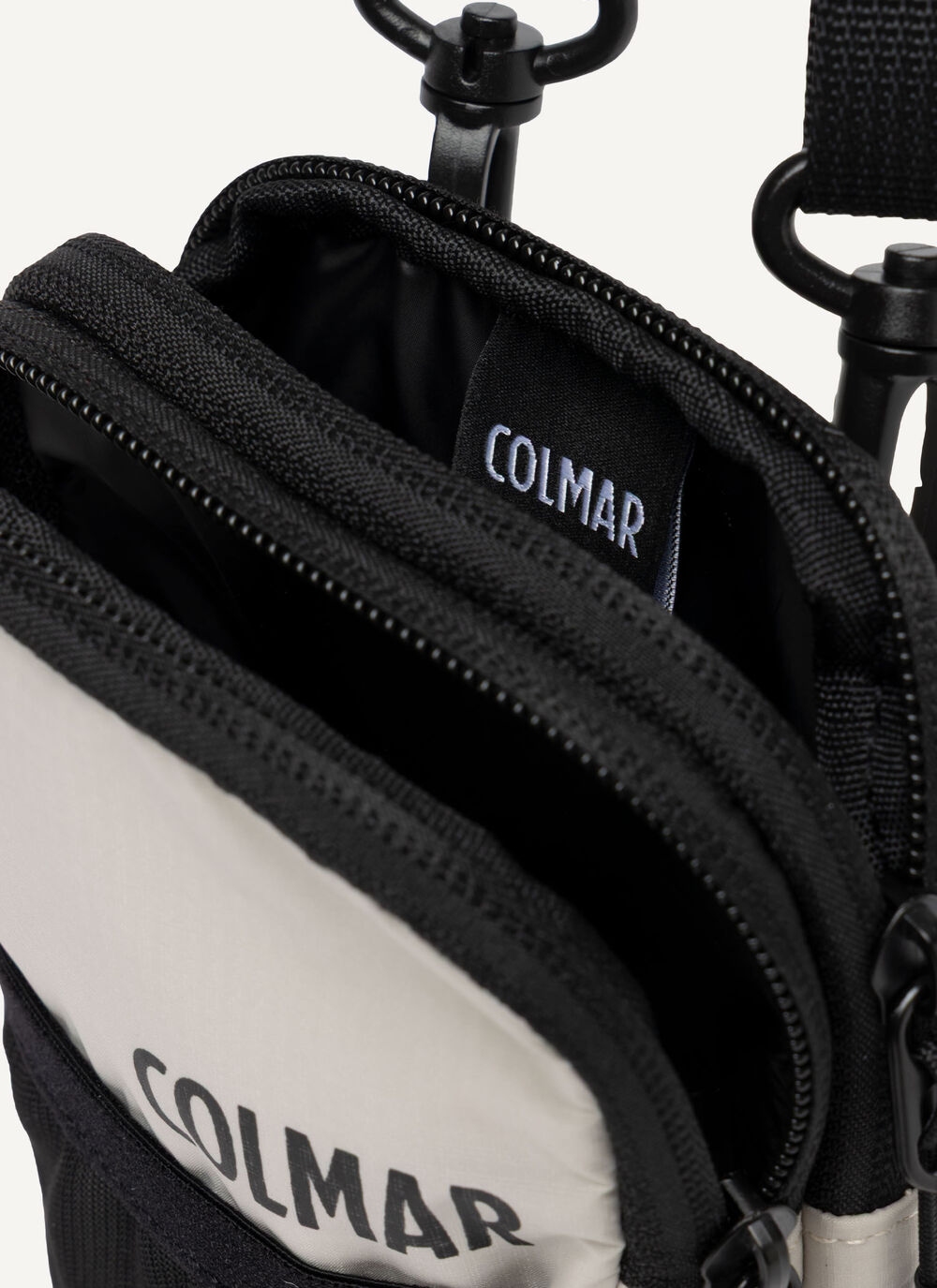 Waterproof Smartphone Case image number 3