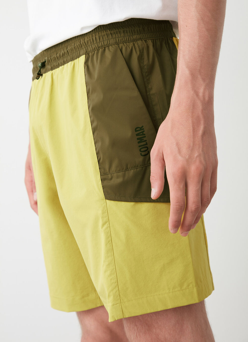 Pantal&oacute;n corto t&eacute;cnico image number 0