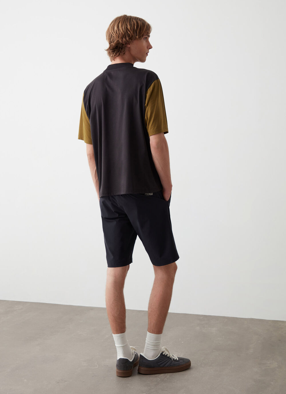 Oversized two-tone T-shirt image number 3