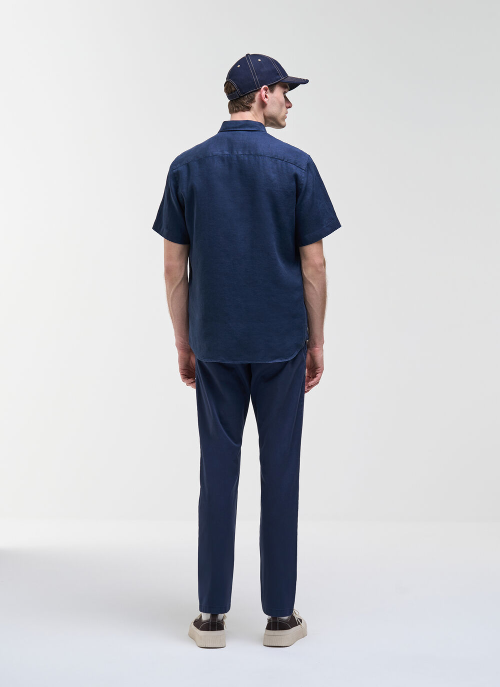 Short-sleeved linen shirt image number 3