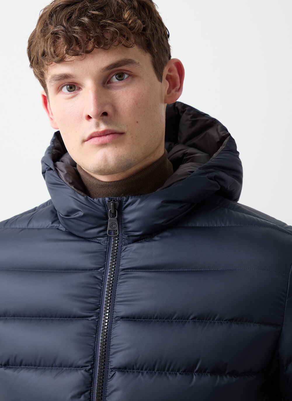 Sporty down jacket with fixed hood image number 2