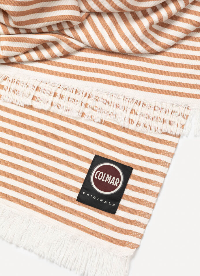 Lightweight beach towel image number 1