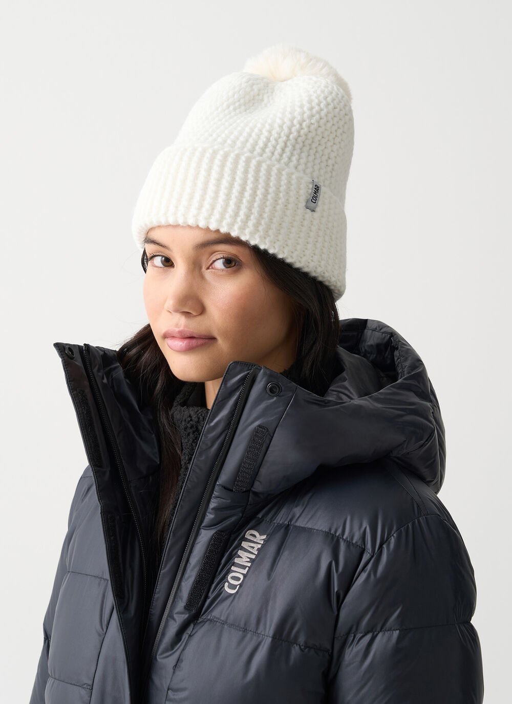 Women's hat with faux fur pom-pom image number 0