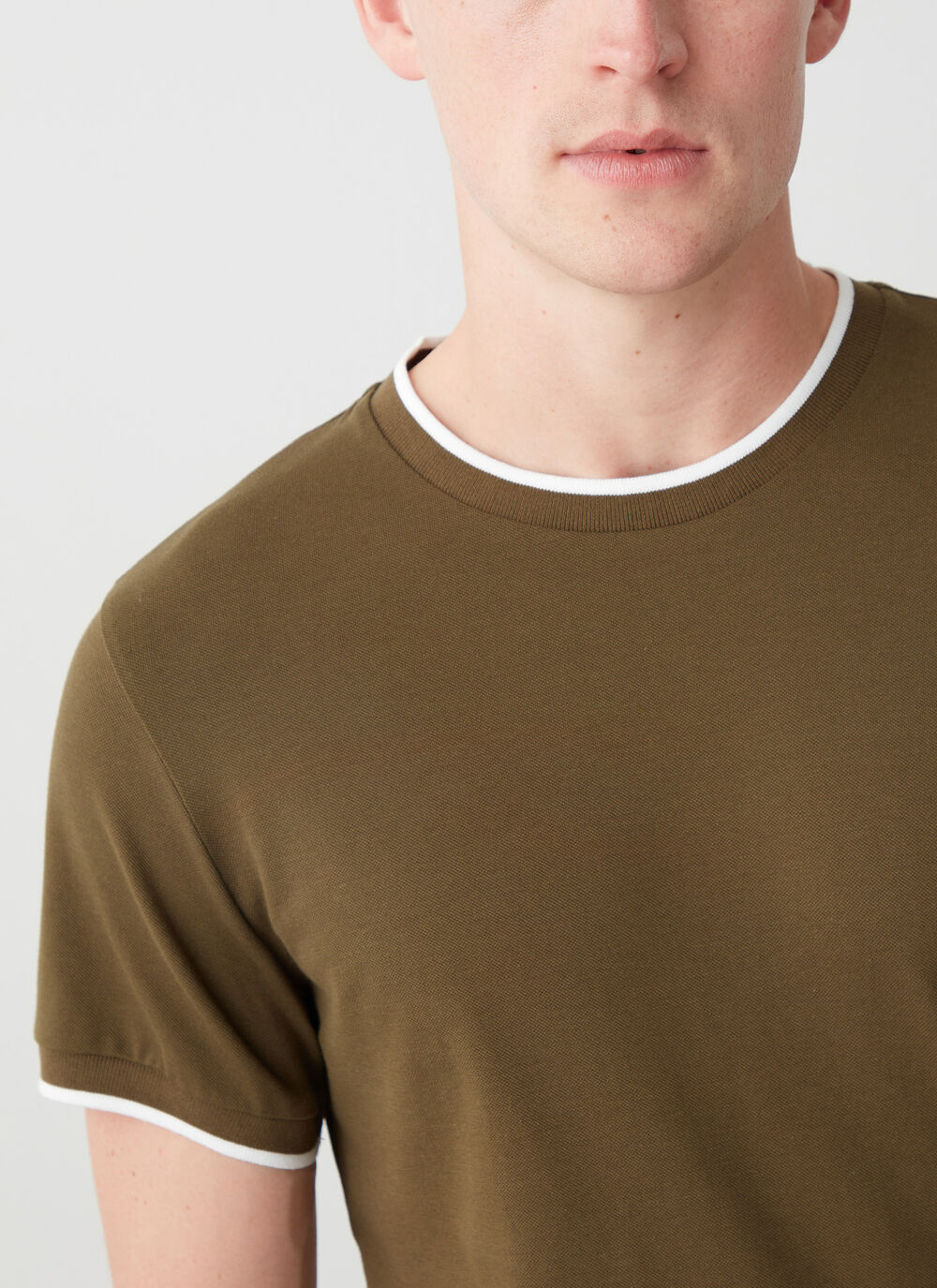 T-shirt en piqu&eacute; &agrave; rayure contrast&eacute;e image number 2