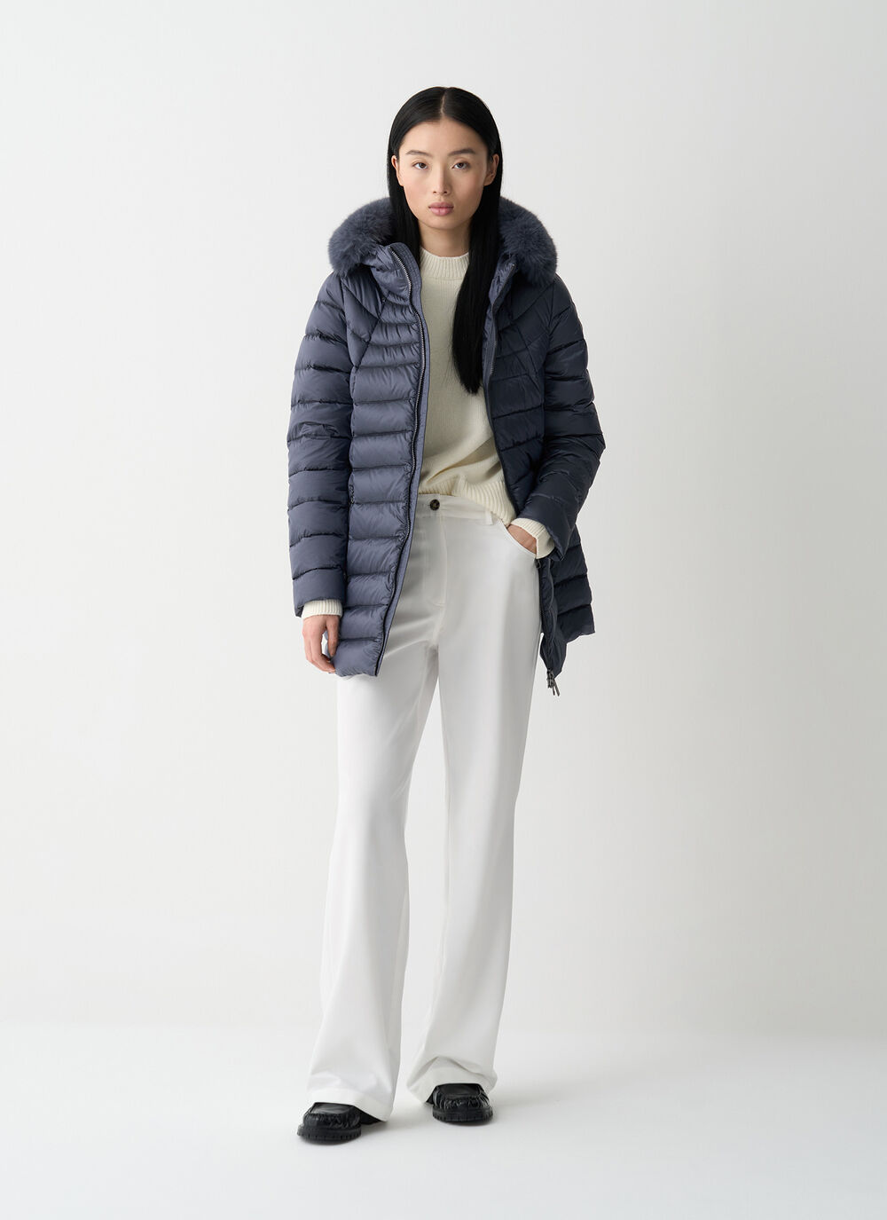 Trapezf&ouml;rmige Daunenjacke mit Kunstpelz image number 0