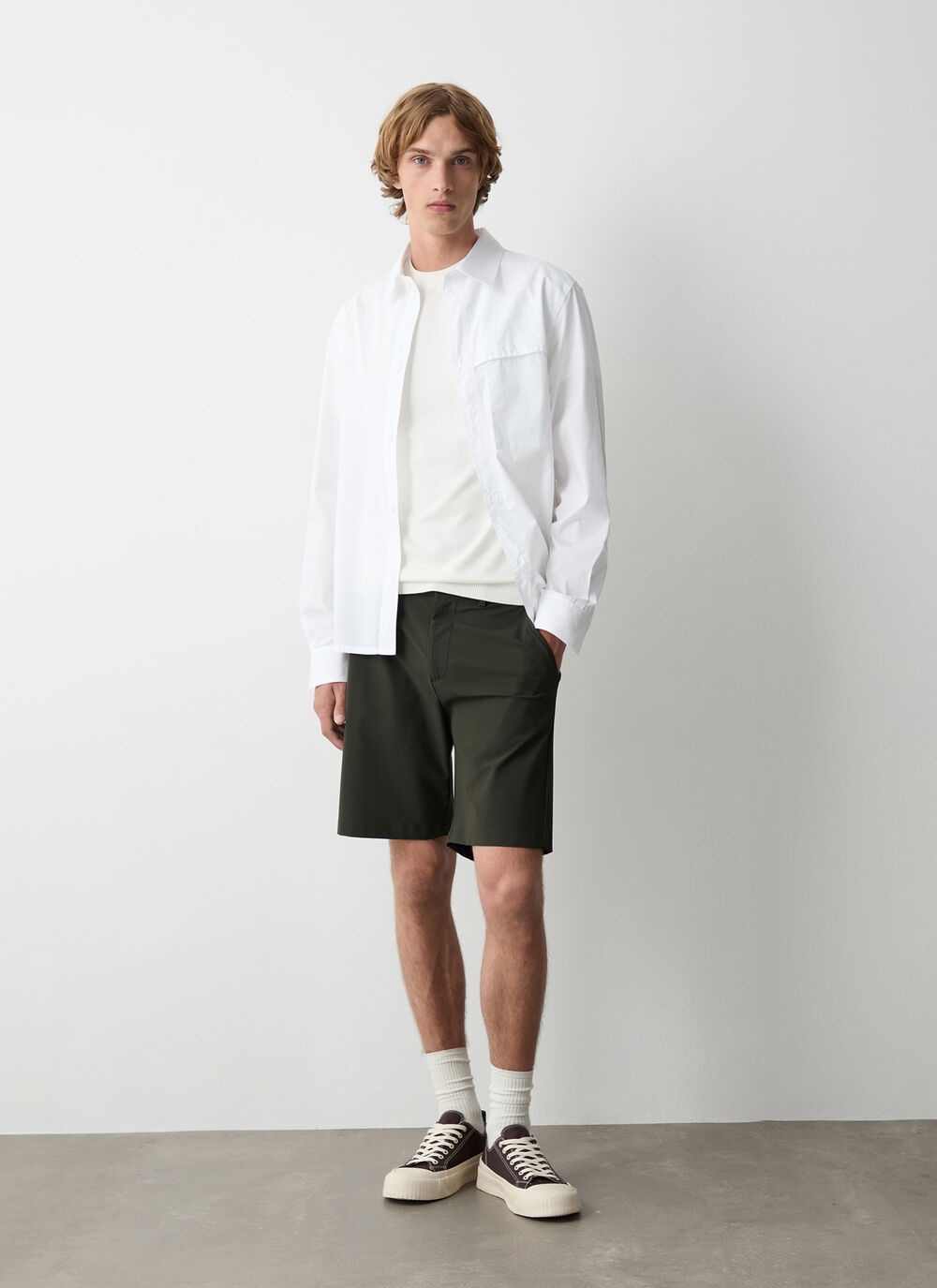 Easy care lightweight shorts image number 1