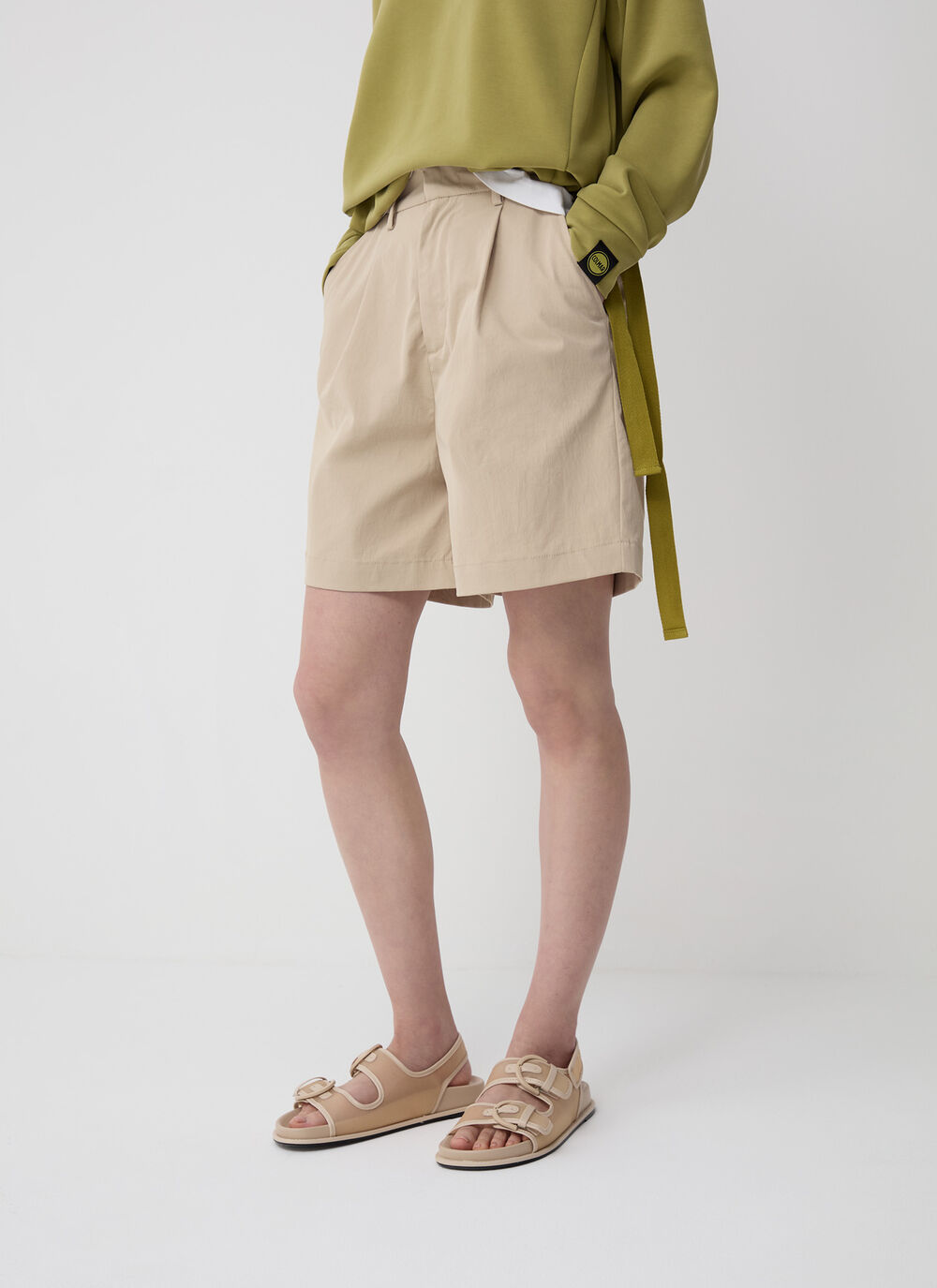 Easy care shorts with darts image number 0