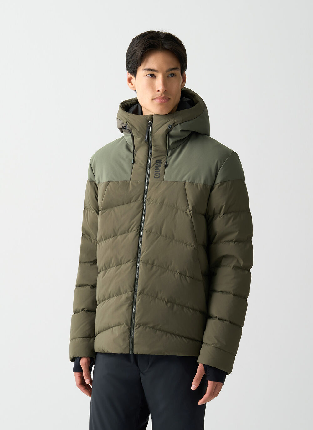 Ski gloves with stretch inserts image number 1