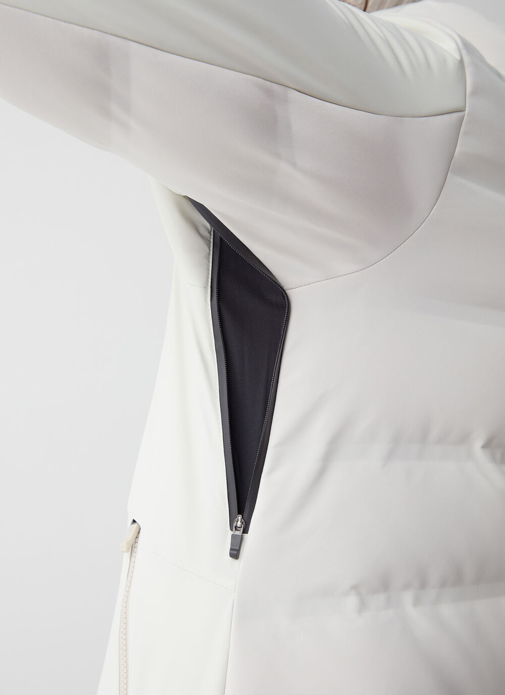 Extra-warm ski jacket with neck warmer image number 3