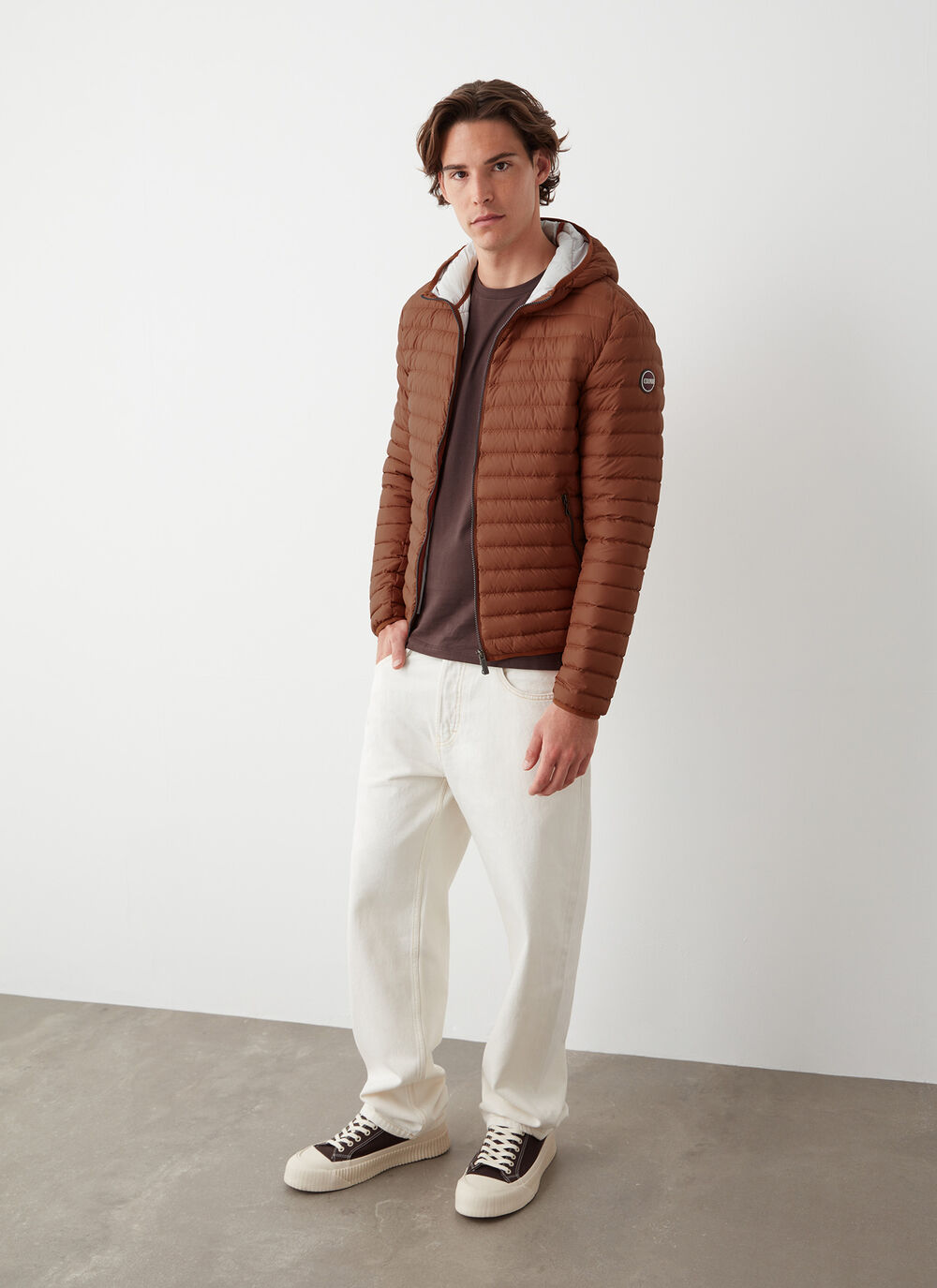 Leichte Daunenjacke mit Kapuze image number 0