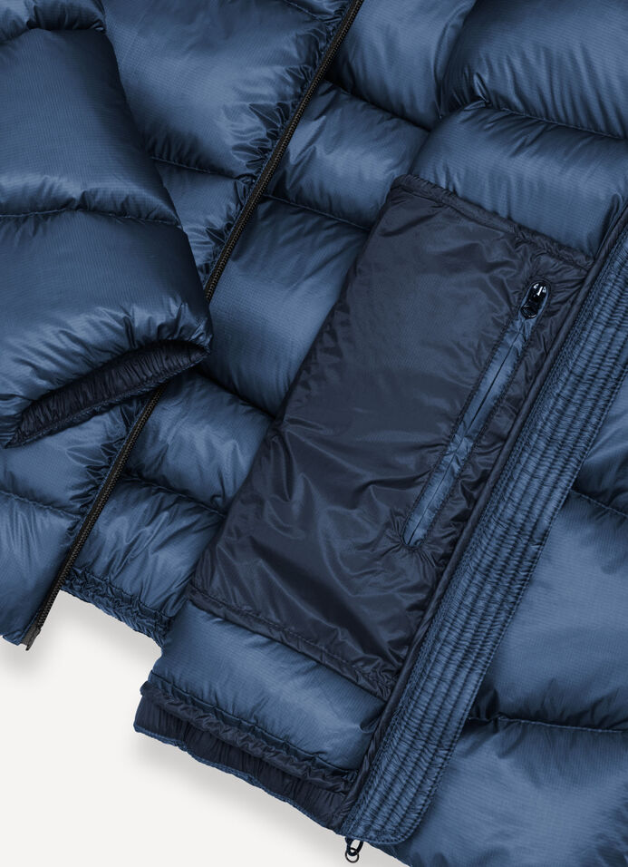 Hooded down jacket with wavy quilting image number 6