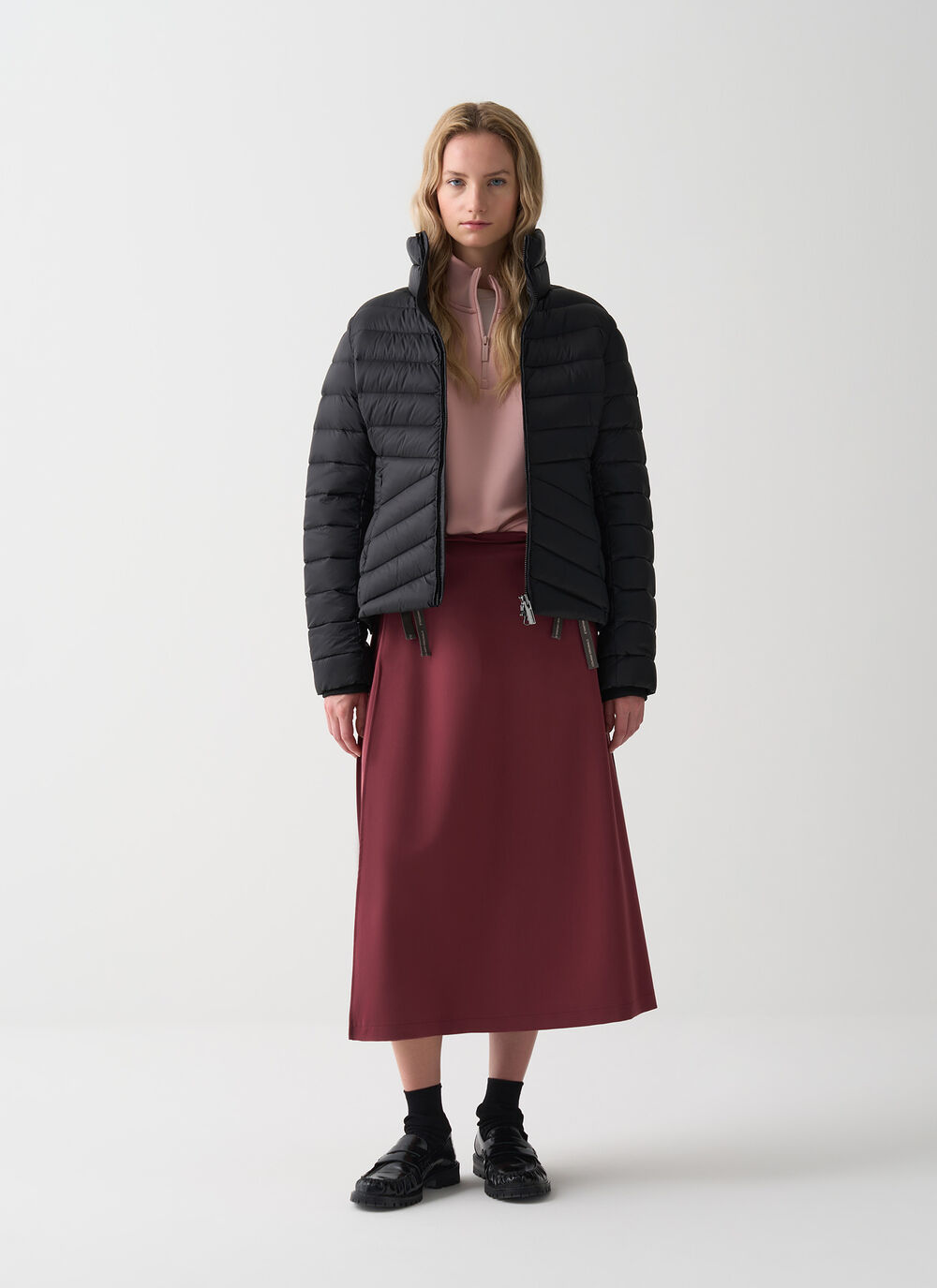 Taillierte Daunenjacke image number 0