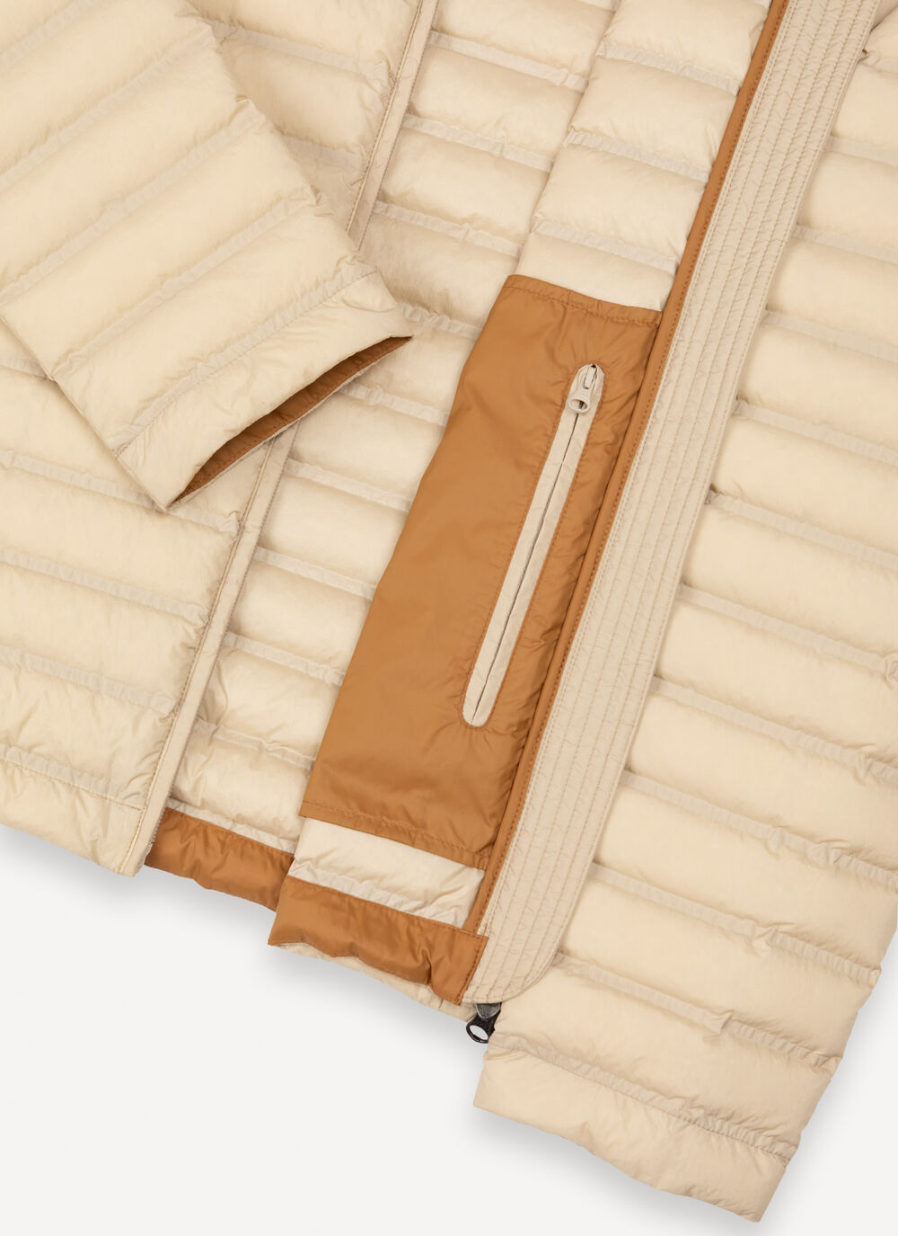 Seamless down jacket with hood image number 6