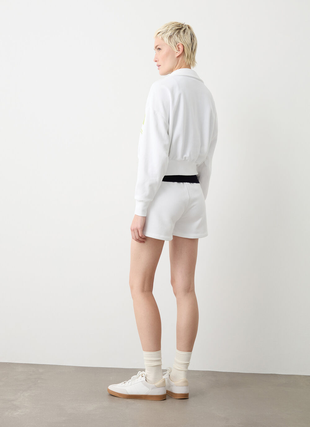 Cropped relaxed-fit sweatshirt image number 3