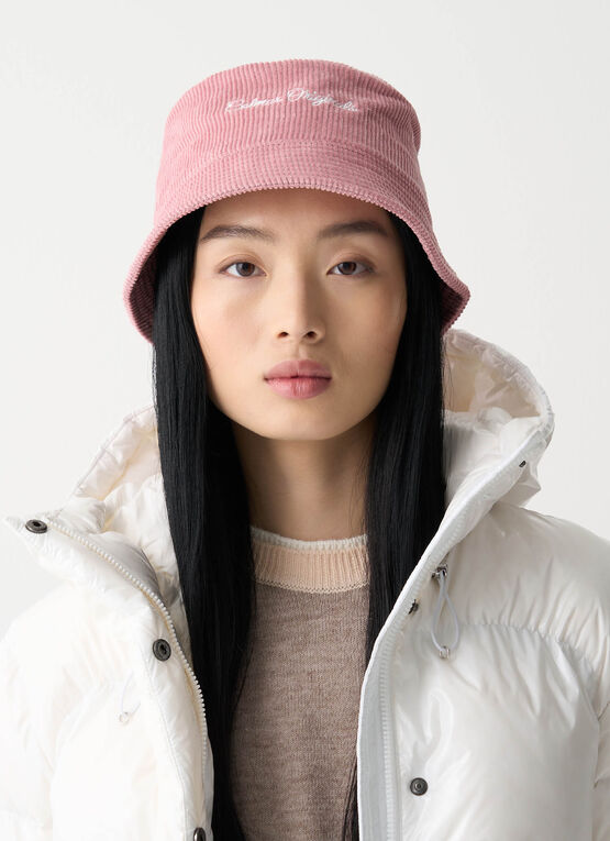 Gorro de pescador con bordado 