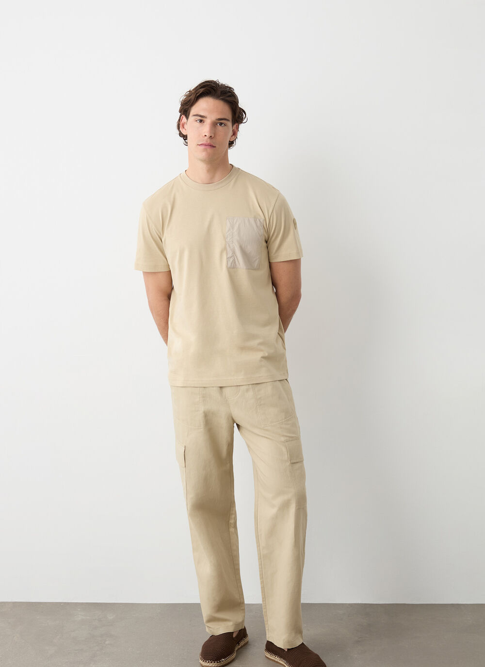 T-shirt with nylon pocket image number 0