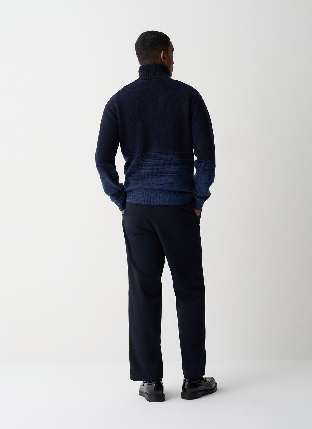 Pull &agrave; col roul&eacute; bicolore image number 3