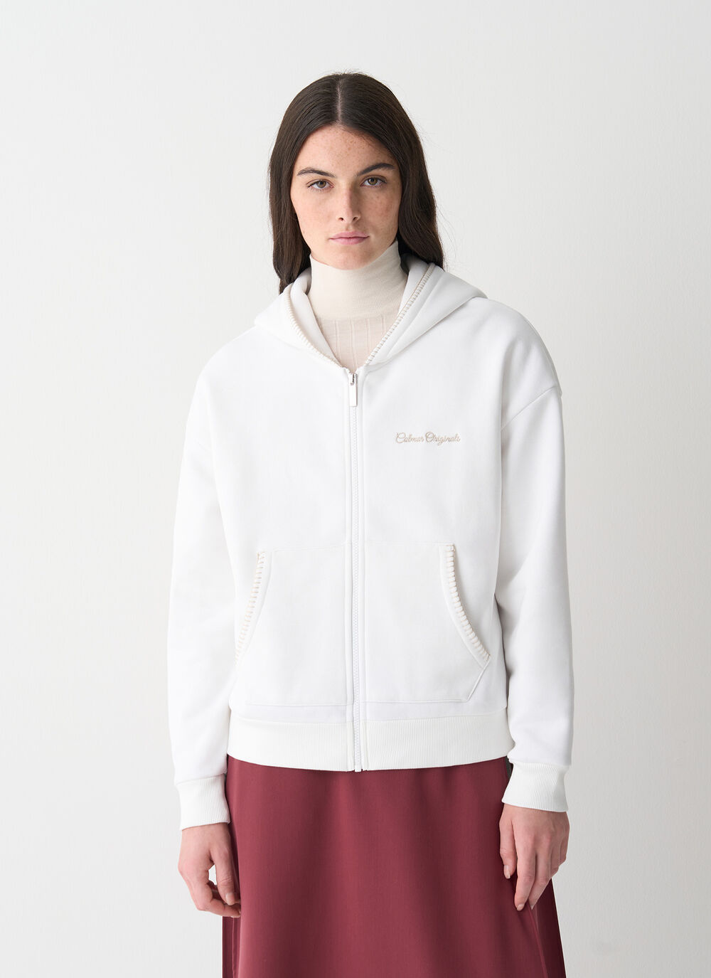Sudadera con cremallera y bordado image number 1