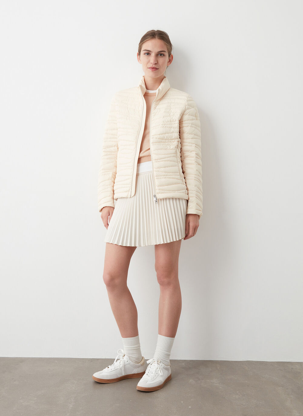 Down jacket with wavy quilting image number 1