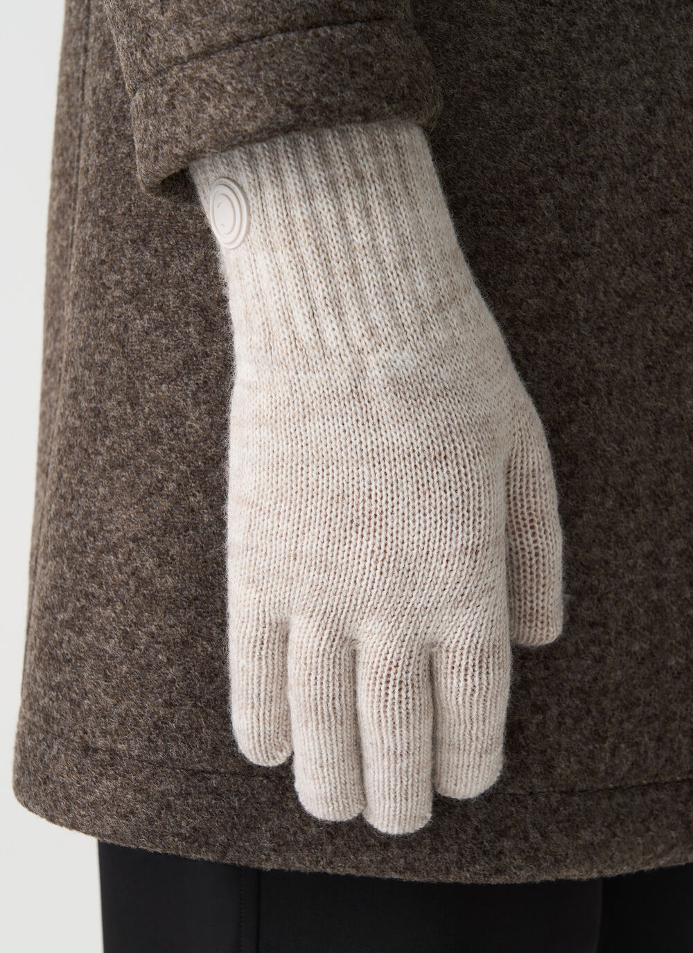 Unisex knit gloves image number 0
