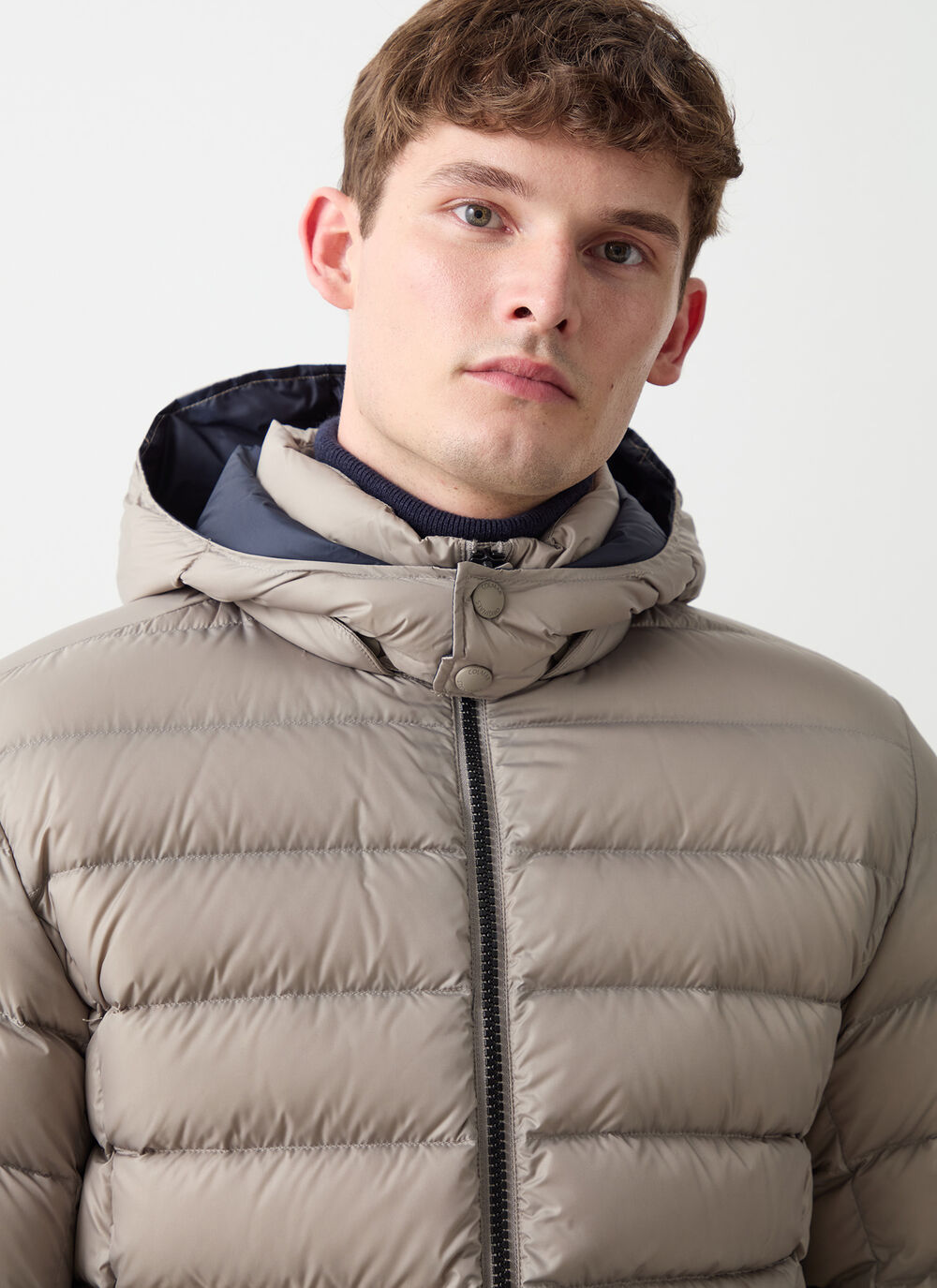 Sporty down jacket with detachable hood image number 2