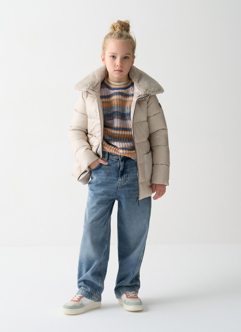 Down jacket with fur collar image number 0