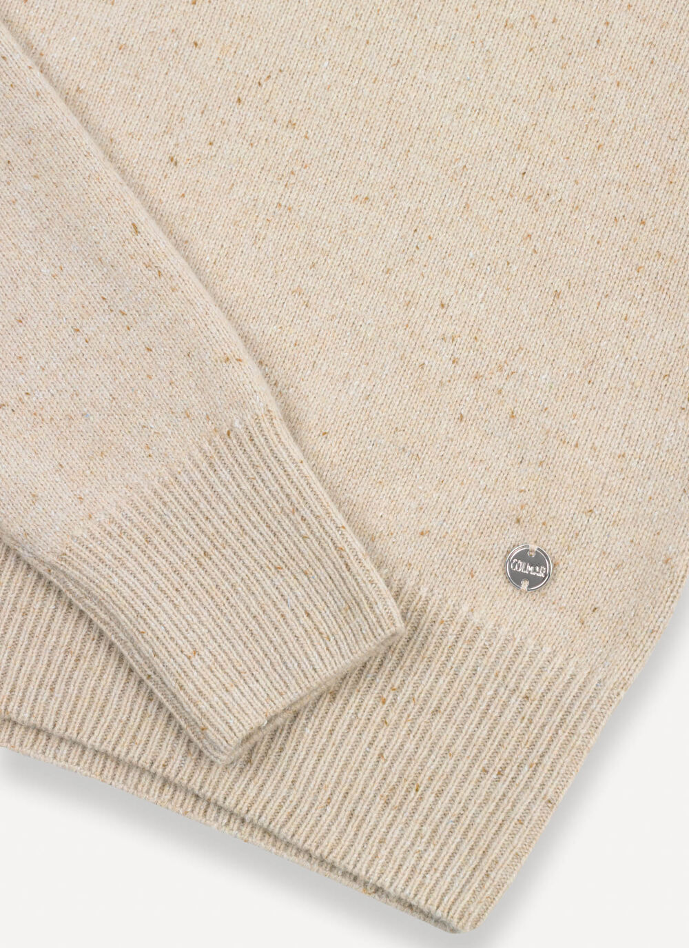 Pull chin&eacute; image number 5