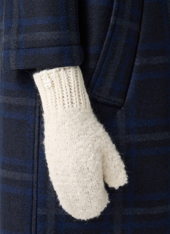 Bouclé yarn mittens