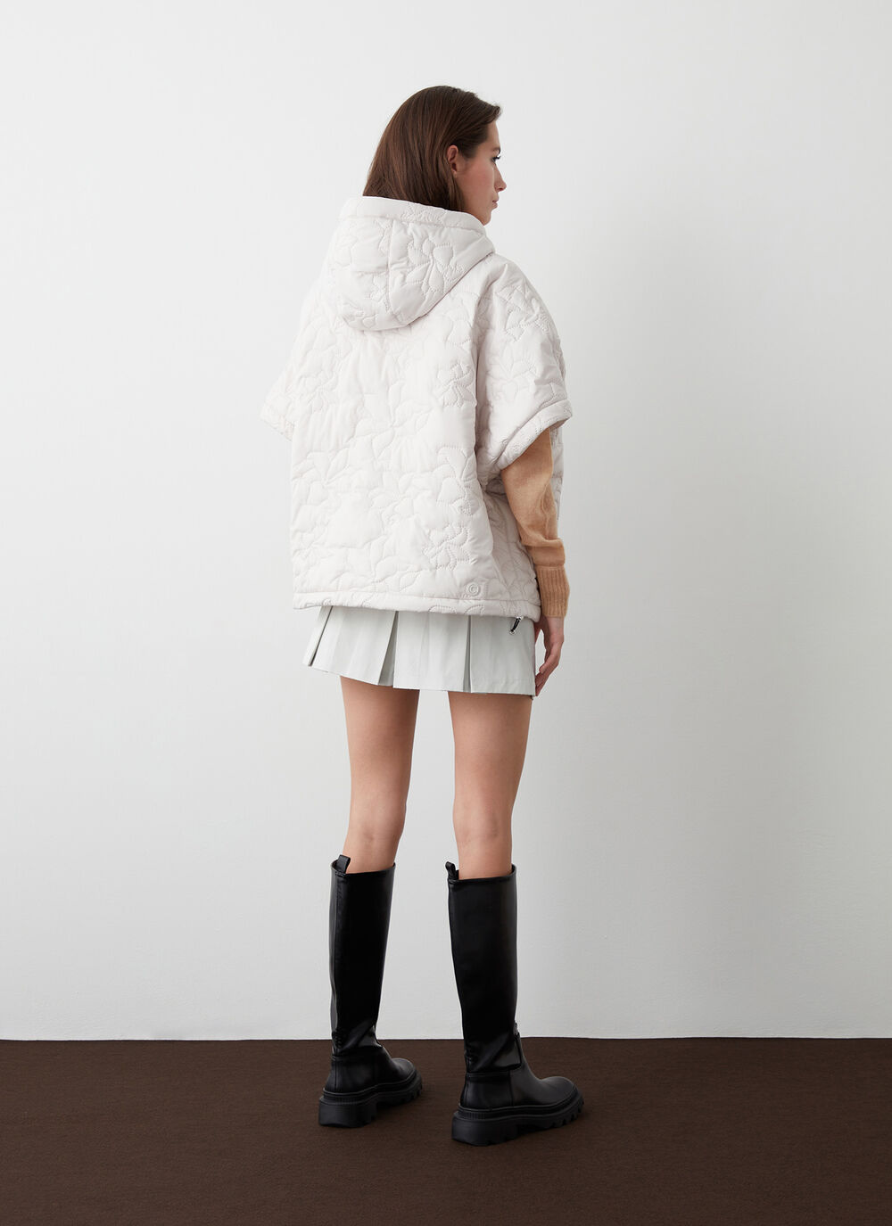 Cappa leggera con disegno floreale image number 3