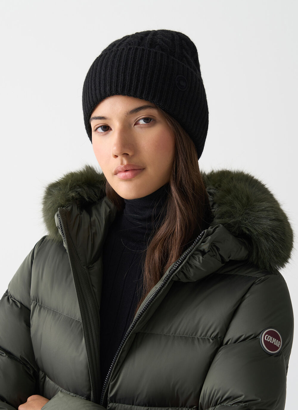 Unisex cable-knit hat image number 1