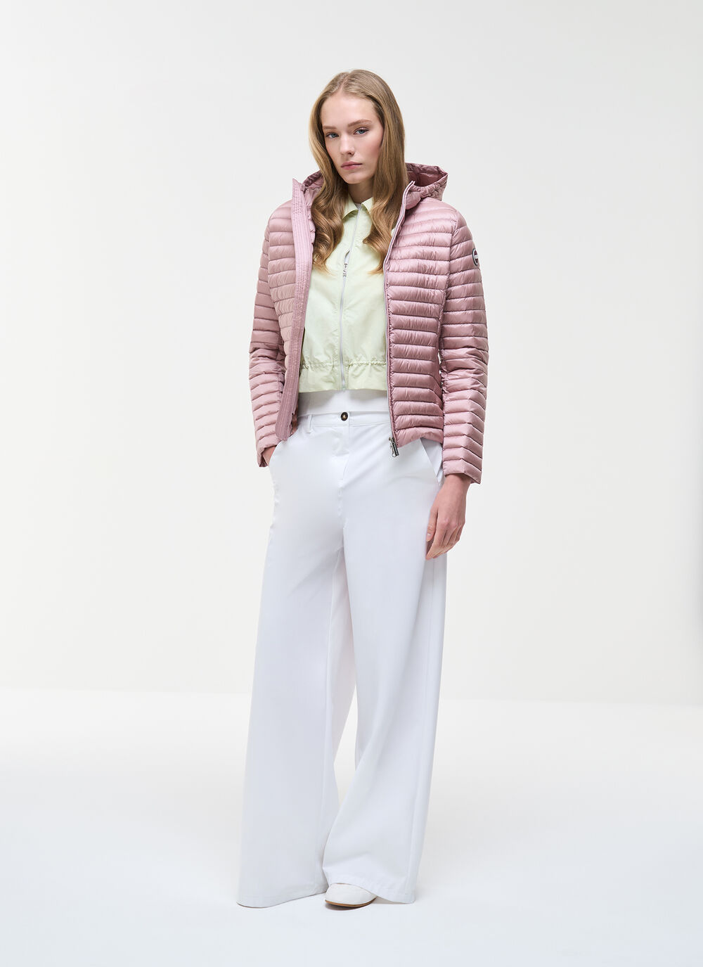 Leichte Daunenjacke mit Kapuze image number 0