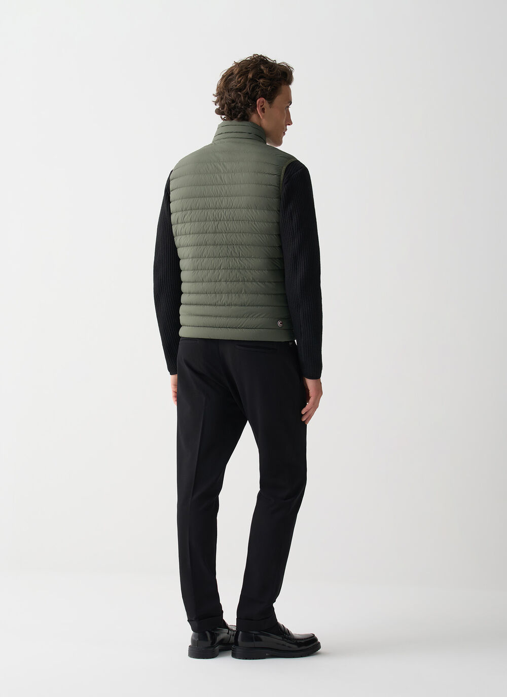 Light down vest with drawstring  image number 3