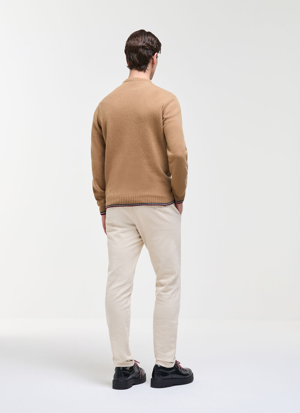Pullover with tricolour detailing