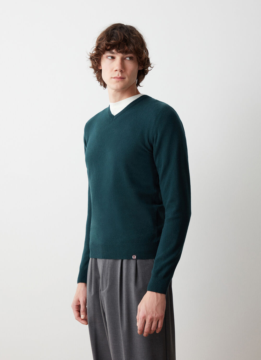 Pullover a V in maglia rasata di cashmere image number 1