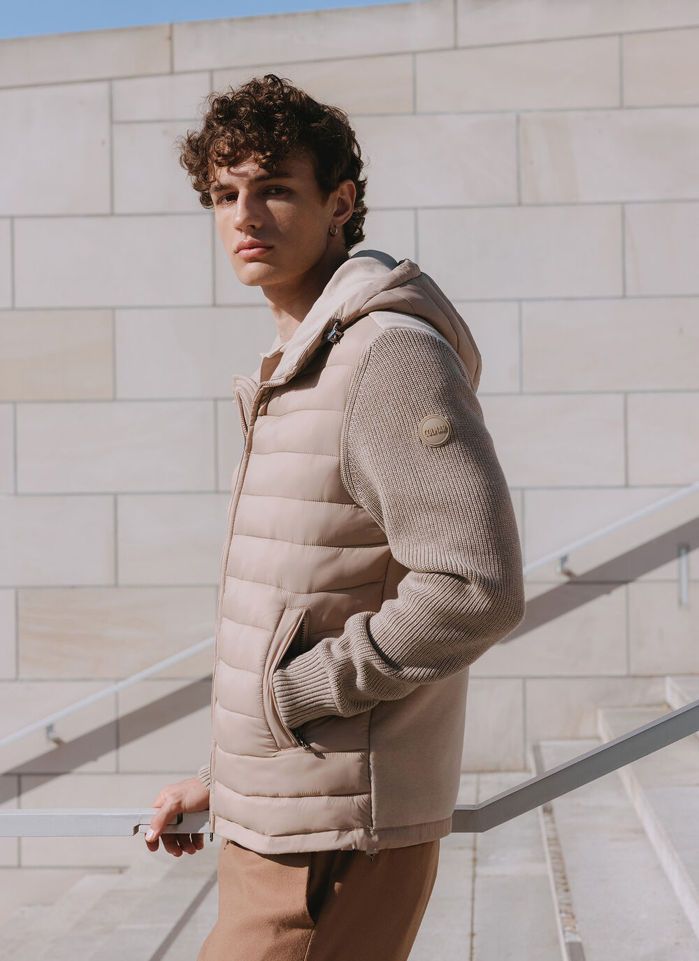 Hooded jacket with knit sleeves image number 7