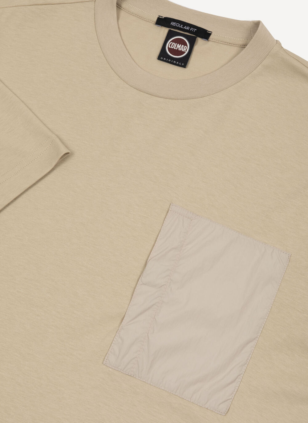 T-shirt with nylon pocket image number 6