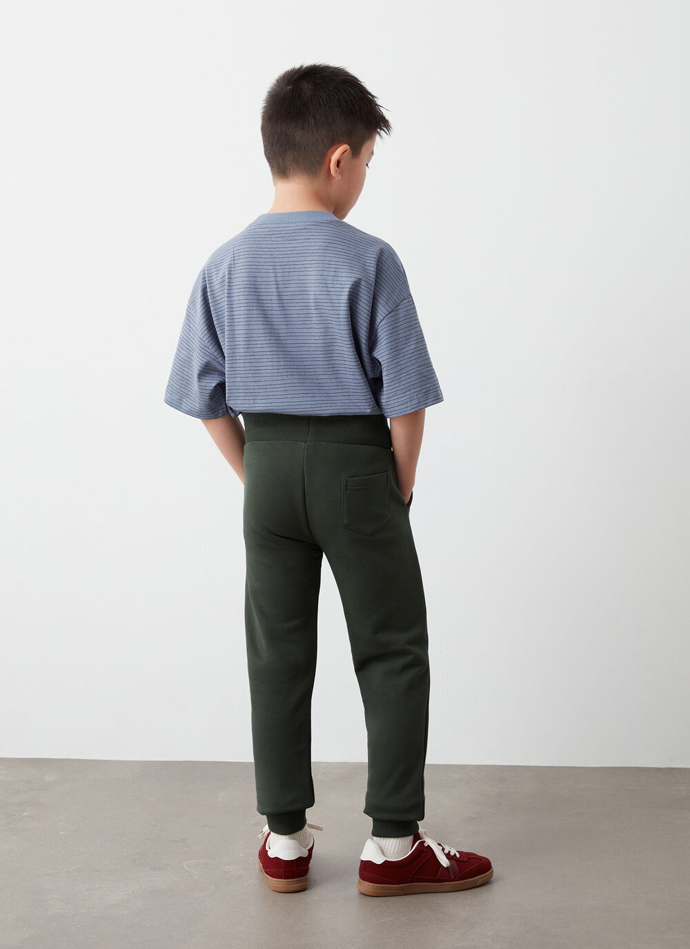 Trainingshose mit Camouflage-Logo image number 3